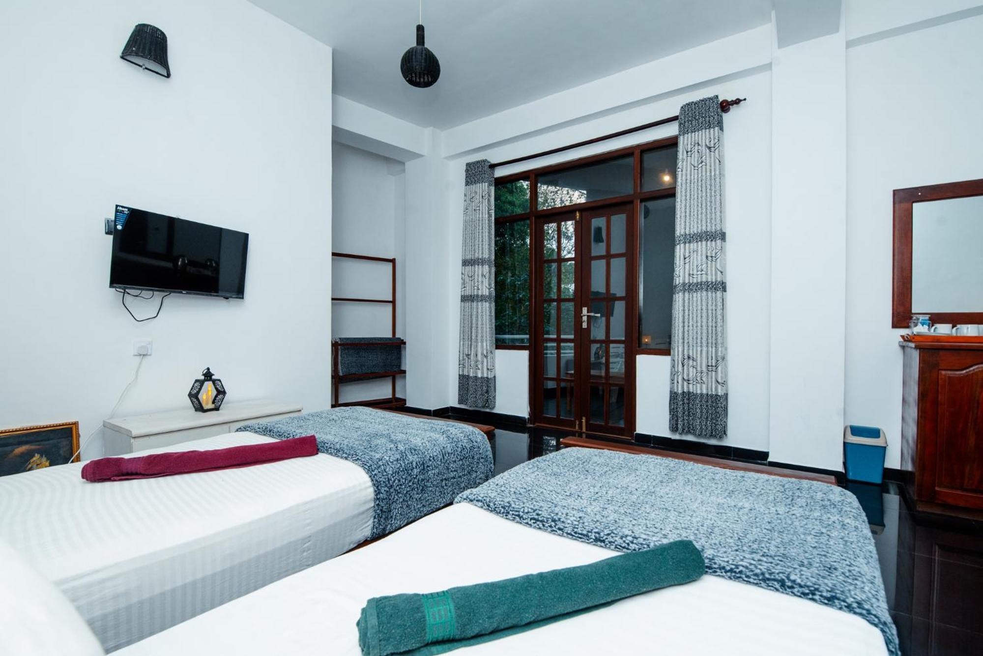 Adams Peak Inn 날라탄니야 외부 사진