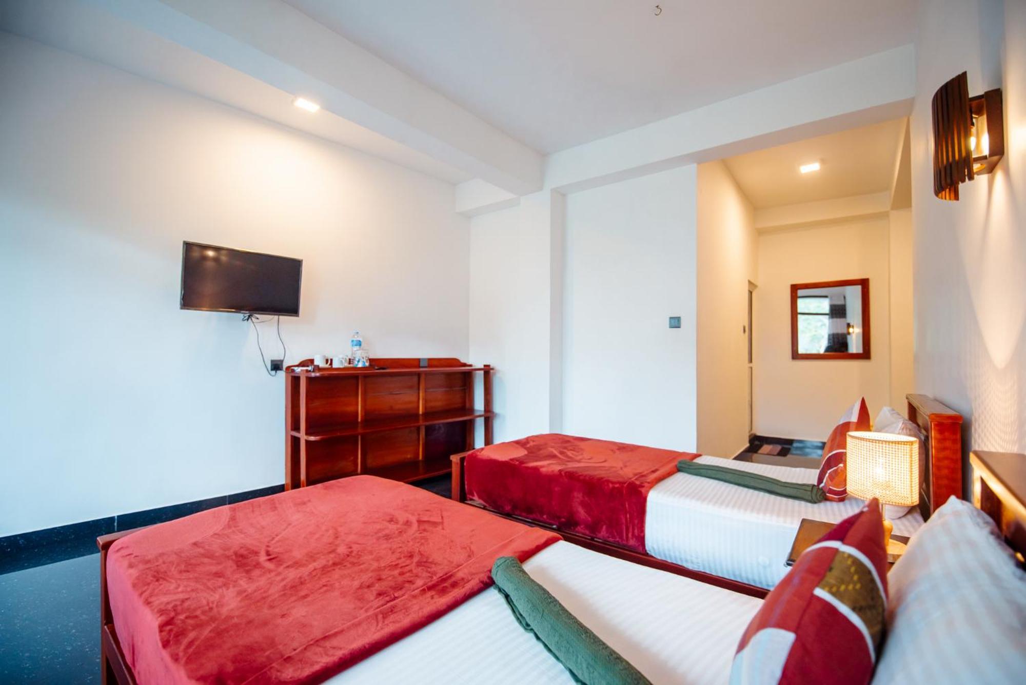Adams Peak Inn 날라탄니야 외부 사진