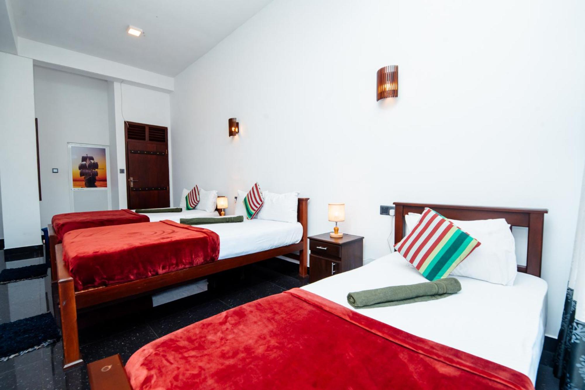 Adams Peak Inn 날라탄니야 외부 사진